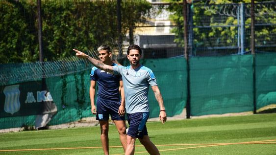 Fernando Gago brindó una verdadera cátedra de fútbol en su primera práctica como DT de Racing Club. / Gentileza.