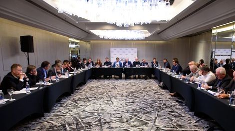 Los Andes | Cumbre de Juntos por el Cambio con economistas en el barrio porteño de Retiro