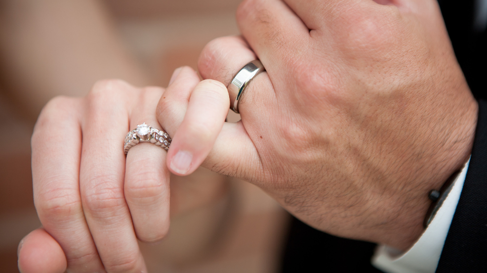 Una joven española reveló que transformó su anillo de compromiso en uno de divorcio.