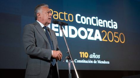 El gobernador insistió en que la reforma debe respetar los procedimientos establecidos por la Constitución y vinculó el bajo nivel de votantes con la necesidad de revisar la organización de los comicios.