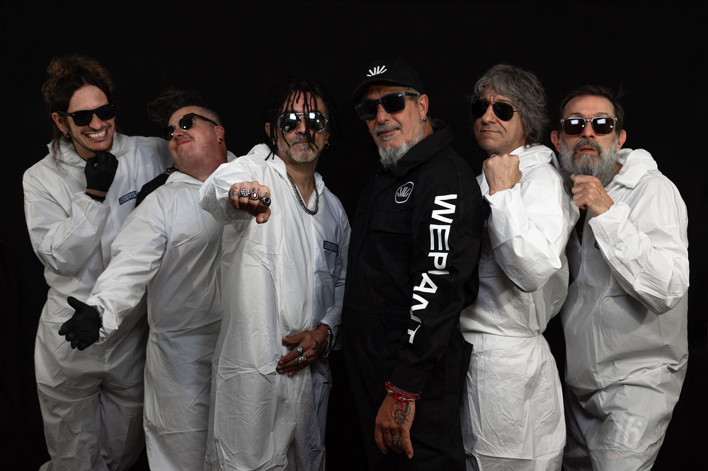 Desde su debut en 1989, no pararon de hacer música y de alegrar corazones con canciones como “El Mono Relojero” o “Desearía”.&nbsp;