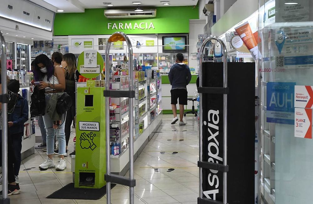 El listado total incluye unas 160 farmacias en condiciones de vacunar. Pero se irán habilitando de acuerdo a la necesidad. Foto: José Gutiérrez / Los Andes