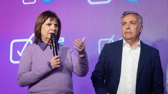 PASO 2023 en Mendoza: ganó CornejoEste domingo se votó para elegir candidatos a gobernador y vice, senadores y diputados provinciales, intendentes de 11 departamentos y concejales.Foto: Ignacio Blanco / Los Andes