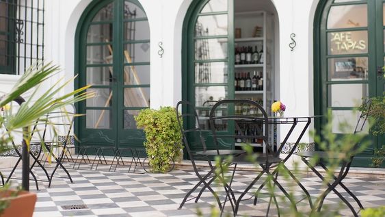 En su primer aniversario, Patio Lorenza sumó un nuevo local a su original propuesta