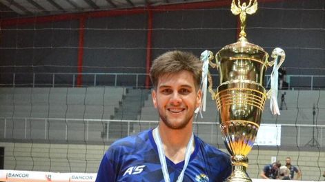 “Alito” finalizó la última Liga Nacional de Voleibol con el ascenso y un reconocimiento a su gran momento.