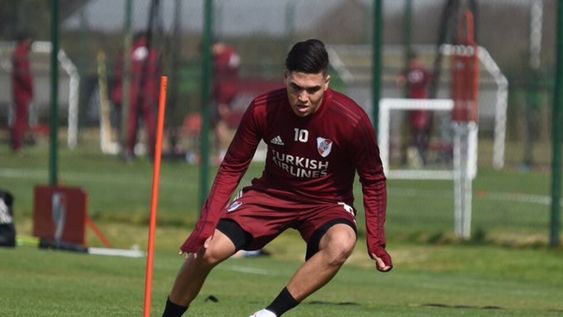 Juanfer Quintero se movió en Ezeiza a la espera de conocer su futuro inmediato. / River Plate