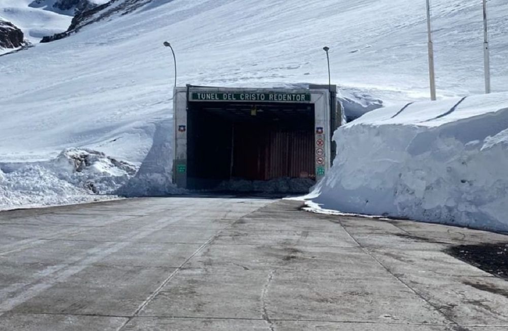 Ingreso al túnel del Cristo Redentor