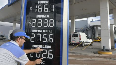 YPF aumentó los precios de sus combustibles por cuarto mes consecutivo: los valores en Mendoza. / Foto: Orlando Pelichotti