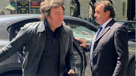 El presidente Javier Milei en su arribo a Roma&nbsp;