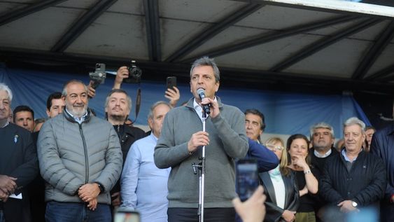 Archivo - Acto de la CGT por Impuesto a las ganancias en el Ministerio de Economía ArgentinaSergio Massa , Hector Daer , Sergio Palazzo , Maximo Kirchner , Julio piumato , Abel Furlán Foto Federico Lopez Claro