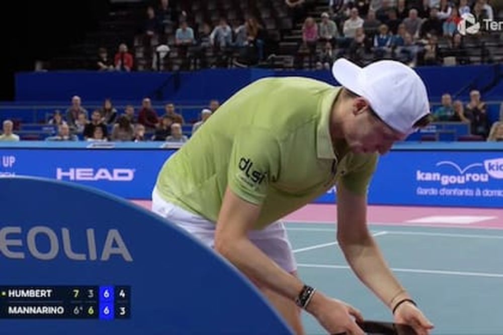 El momento de la polémica en pleno encuentro de Tenis.