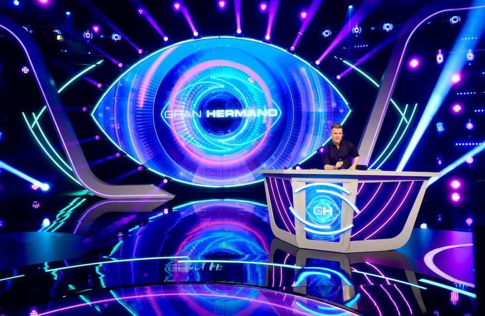 El estudio de Geran Hermano 2023 con Santiago del Moro, su conductor. (Fotos: Telefe)