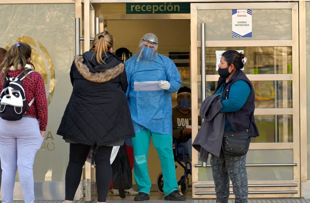 Para el Gobierno, serán claves los próximos diez días antes de definir nuevas restricciones o regresar a fase 1. Foto: Orlando Pelichotti / Los Andes