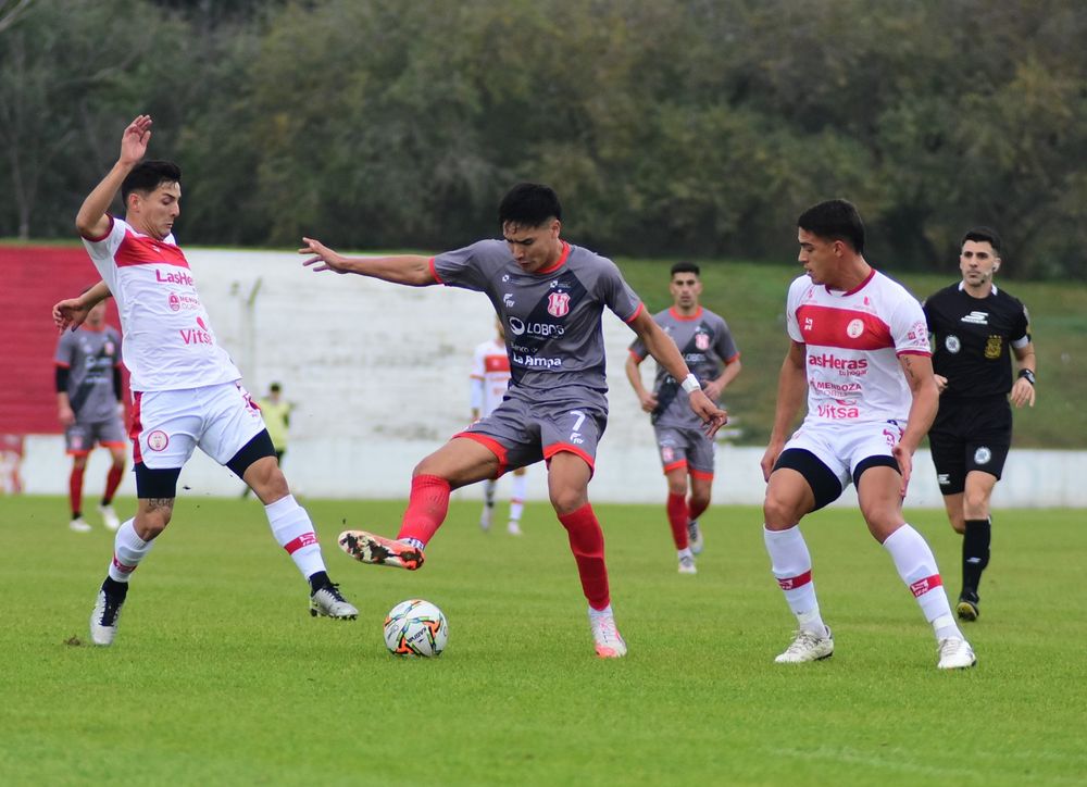 Por la 13&deg; fecha de la zona B del Torneo Federal A, Hurac&aacute;n Las Heras perdi&oacute; en su visita a Costa Brava de La Pampa por 1-0.&nbsp;