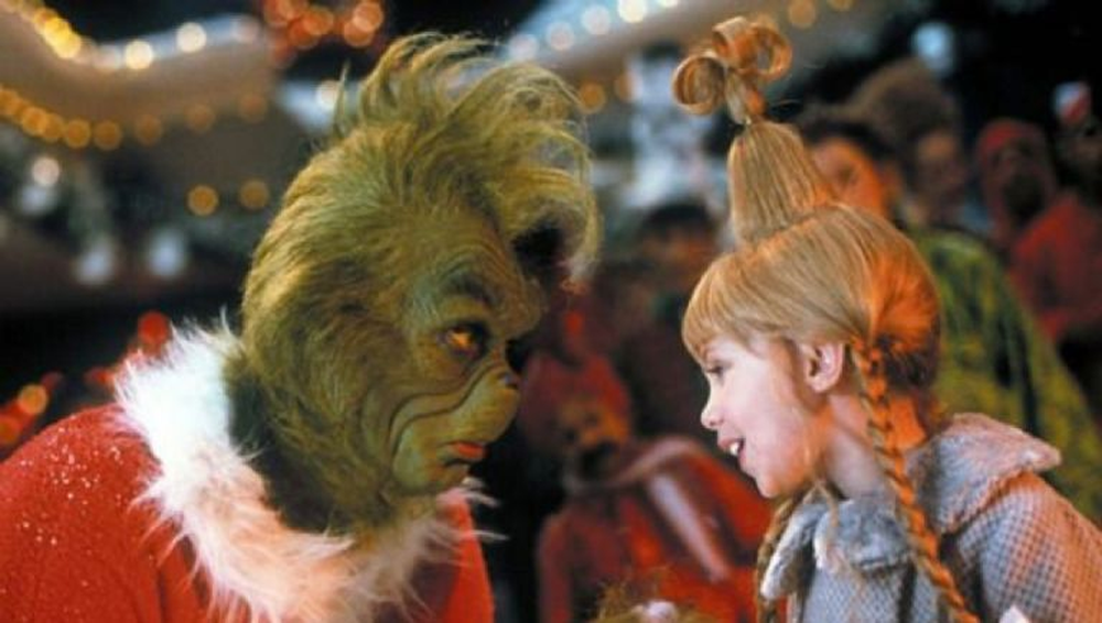 La psicología explica los diferentes motivos por los que solemos ver las mismas películas en esta época.