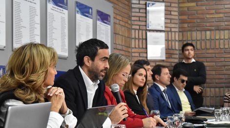 El ministro de Hacienda y Finanzas, Víctor Fayad, presentó el proyecto de reorganización del Instituto Provincial de Juegos y Casinos.&nbsp;