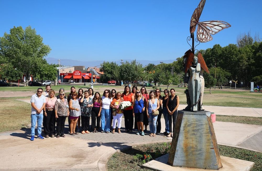 En el Día de la Mujer, Maipú homenajeó a Susana González