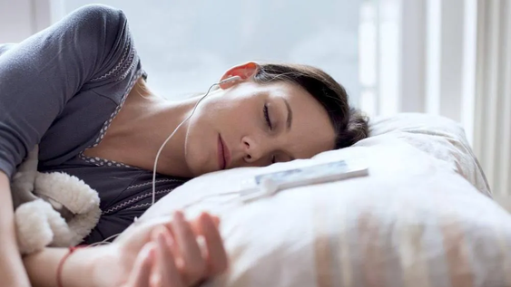 Qué le pasa al cerebro al escuchar música y quedarse dormido.