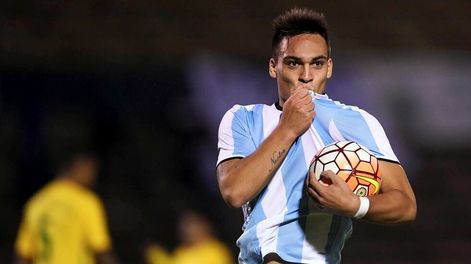 Lautaro Martínez, última joya del fútbol argentino, firma con el Inter de Icardi