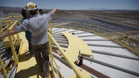 Los Andes | Legisladores y funcionarios en las instalaciones de la mina de Potasio para conocer los activos que Vale le transfirió a Mendoza.