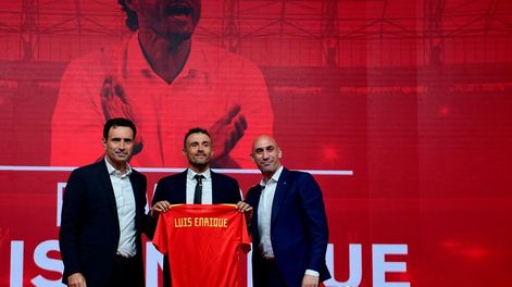 Luis Enrique fue presentado en España