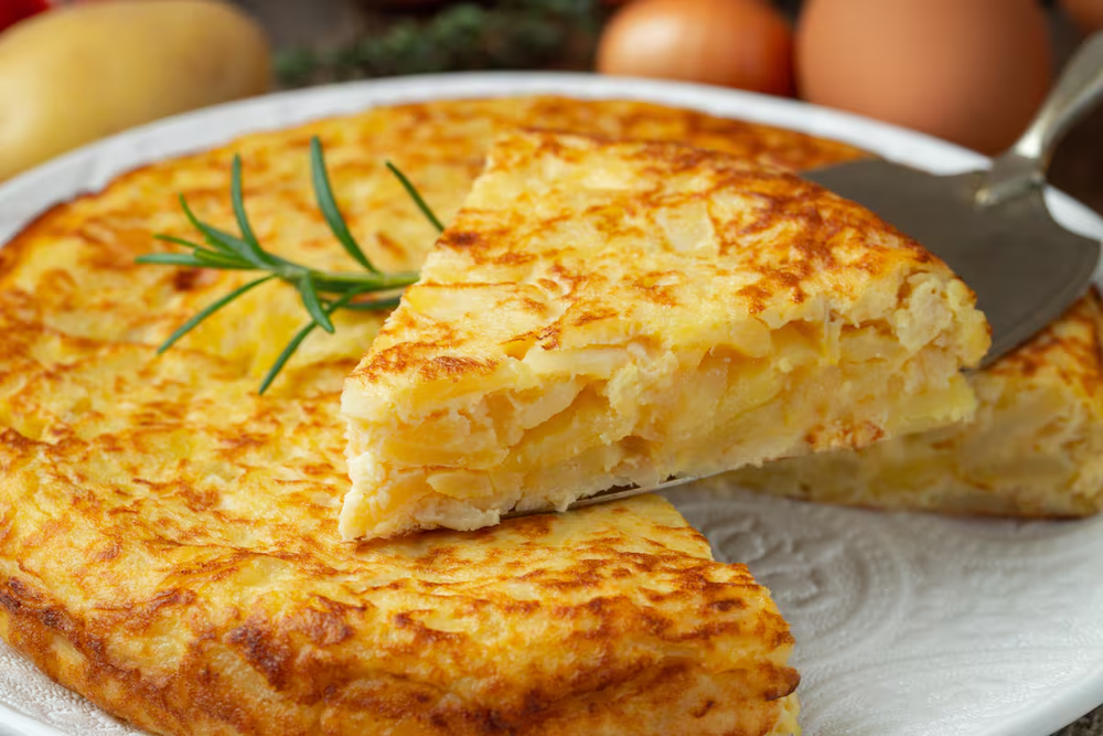 Tortilla casera con recetas, comida rendidora e ingredientes simples de siempre.
