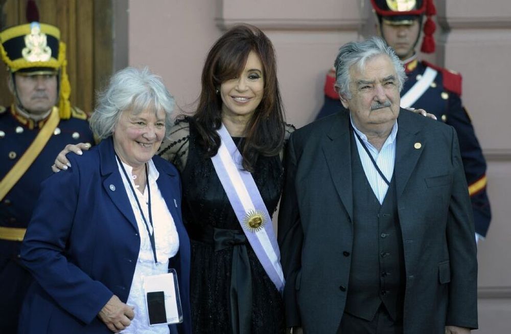 La esposa de Mujica asegura que no habrá más pasteras sobre el río Uruguay