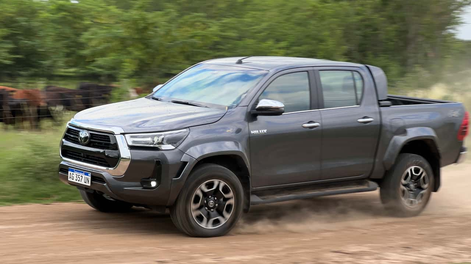 Cuánto subió (o bajó) el precio de la Toyota Hilux con los ajustes de abril 2025