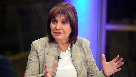 Patricia Bullrich, presidenta del Pro, lanzó irónicos comentarios sobre alerto Fernández en una entrevista con LN+. Foto: José Gabriel Hernández