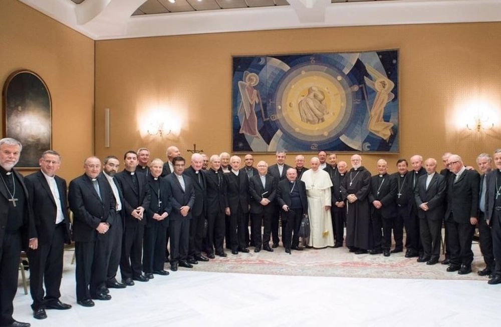 Abusos: el Vaticano expulsa del sacerdocio a dos obispos chilenos