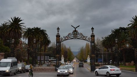 Nublado y viento zonda este martes en Mendoza.
