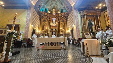 Mendoza despide al Papa Francisco desde la Catedral de Loreto.