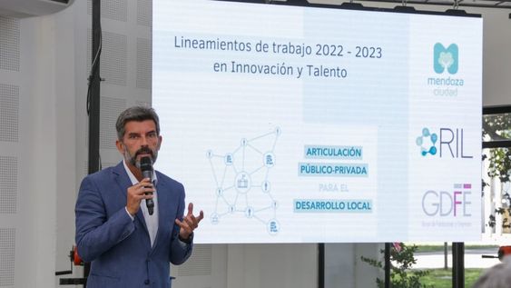 La presentación de las líneas de trabajo e innovación y talento del Consorcio de Articulación Público-Privada 2022-2023 se realizó en el Distrito 33 de la Ciudad de Mendoza.
