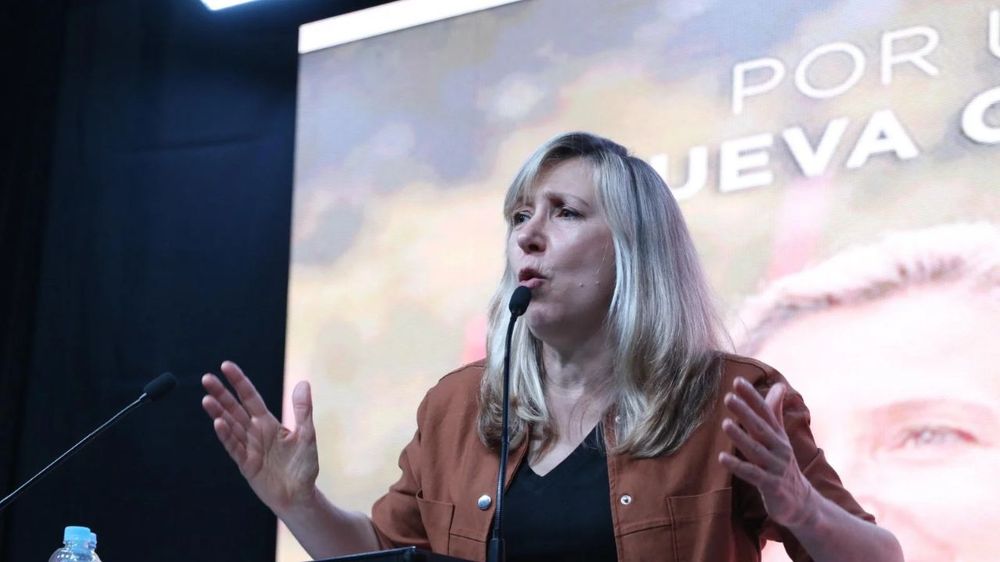 Myriam Bregman encabezó el colmado acto en el Club Pacífico.