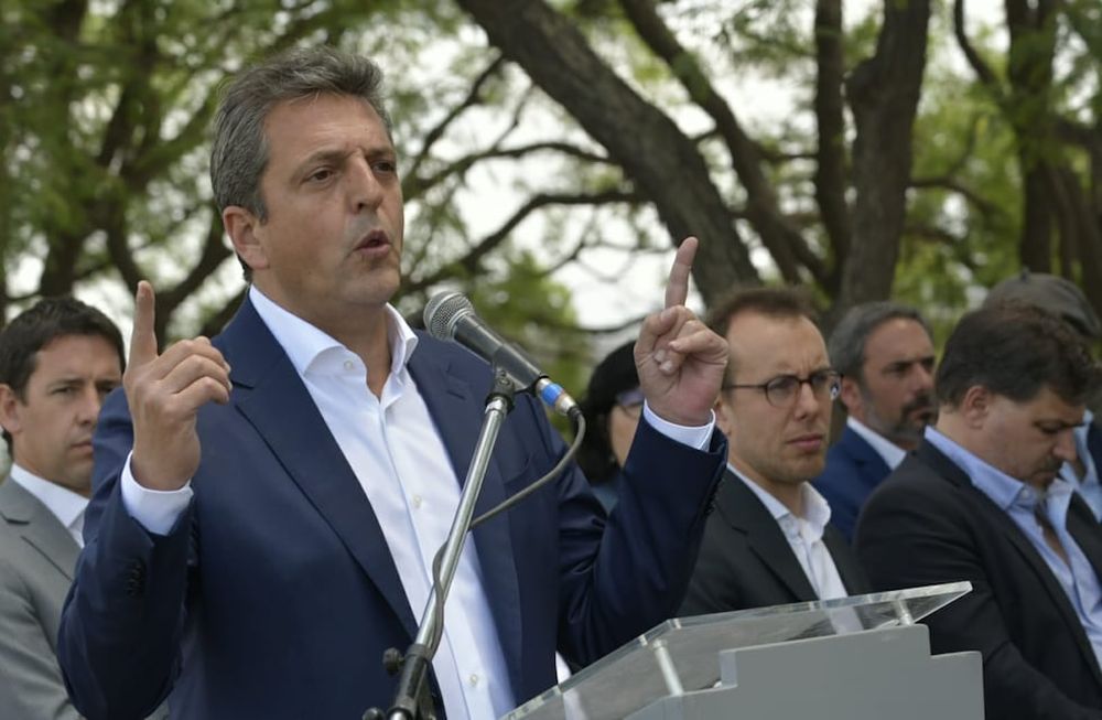 Sergio Massa anunció un dólar diferencial por 40 días para las economías regionales afectadas por las heladas. - Orlando Pelichotti / Los Andes