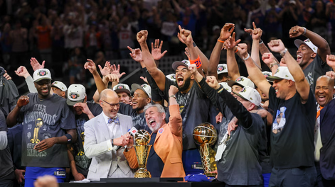 El equipo de Nueva York con la obtención del título terminó con una larga sequía de más de 50, tras superar a San Antonio Spurs en un apretado marcador.