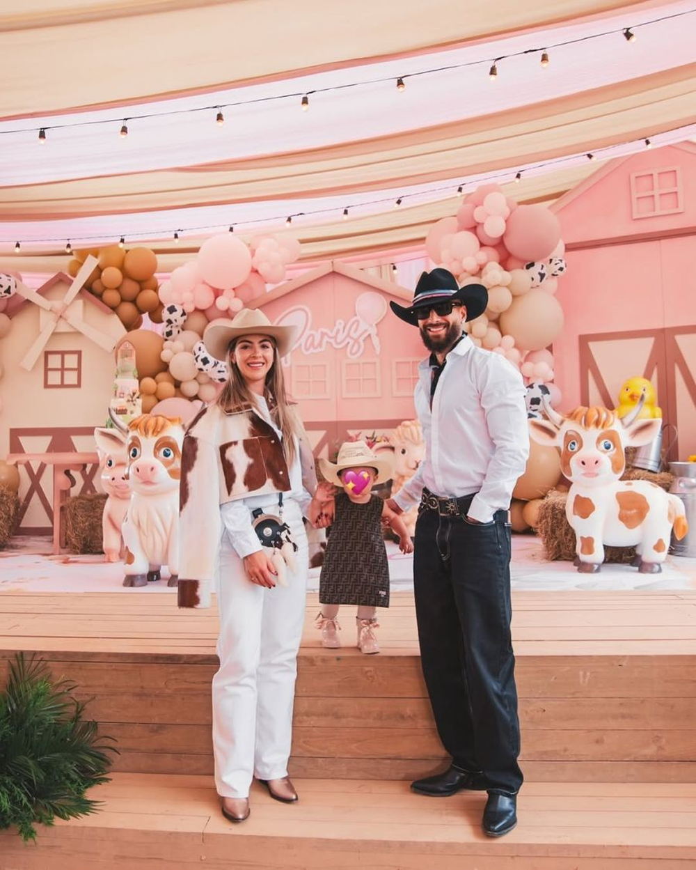Maluma mostró algunas fotos del primer cumpleaños de su hija.