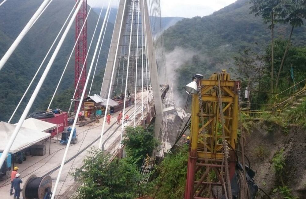 Al menos 10 muertos al desplomarse un puente en construcción en Colombia