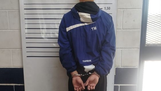 Uno de los sospechosos detenidos en Las Heras. Gentileza Ministerio de Seguridad.&nbsp;