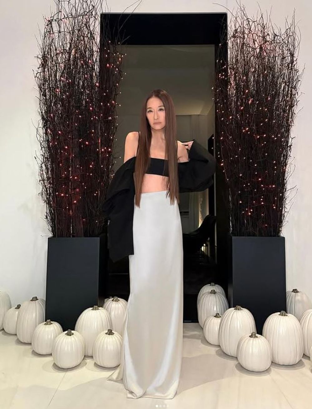 Quién es Vera Wang, la diseñadora de 76 años que desafía el paso del tiempo