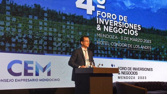 Eduardo Pulenta, presidente del CEM, abrió el Foro y se dirigió a los presentes haciendo foco en las posibilidades que presenta Mendoza para atraer inversiones.