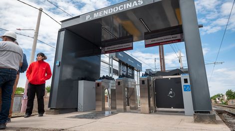 El Metrotranvía inauguró nuevos paradores en Las Heras y Godoy Cruz