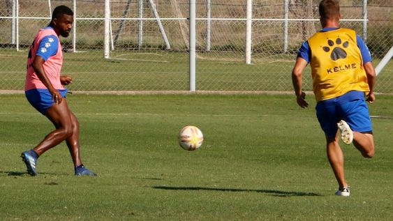 El Tomba pone a prueba a la Academia