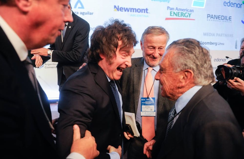 Javier Milei junto a los empresarios Eduardo Eurnekian , Cristiano Rattazzi y el candidato a senador Juan Napoli Foto Federico Lopez Claro