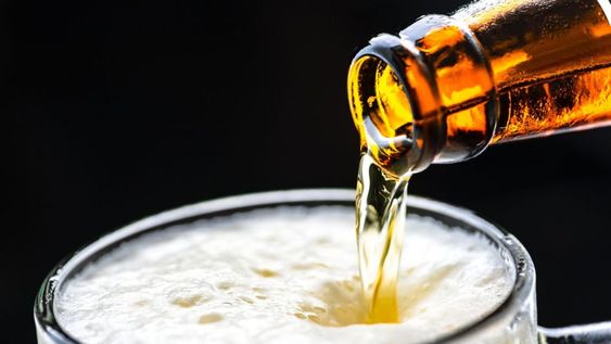 La cerveza sin alcohol tiene grandes beneficios para tu cuerpo gracias a sus ingredientes.