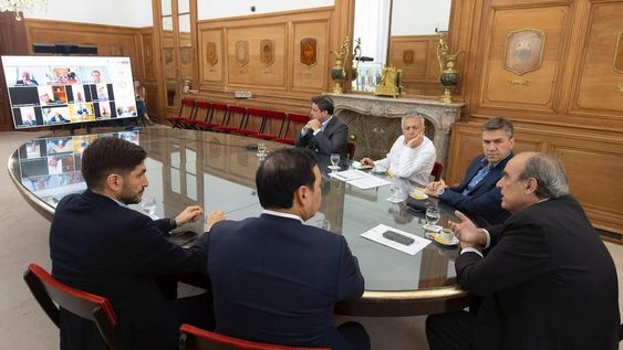 Guillermo Francos con gobernadores. Foto: Presidencia