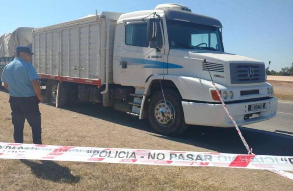 Un camionero fue acribillado de cinco balazos para robarle $$150.000