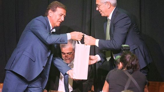 Fiesta Nacional de la Vendimia 2022. Desayuno de la COVIAR en el hotel Hyatt de Ciudad Rodolfo Suárez Gobernador de Mendoza y Julián DomínguezFoto:José Gutierrez  / Los Andes