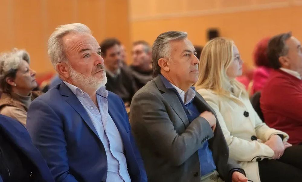 Alfredo Cornejo junto al titular de Aysam, Humberto Mingorance.