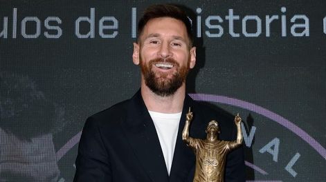Los Andes | Lionel Messi recibió el premio al jugador con más títulos en la historia. / Gentileza.